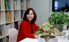 美女扒开衣服露出Q弹Q弹的奶头